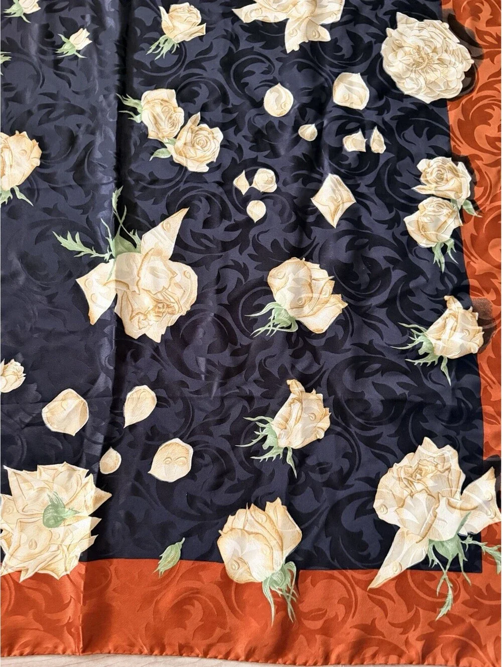 100% SETA SILK SCARF VINTAGE CLASSIC CASUAL FASHION Orange Black White Roses